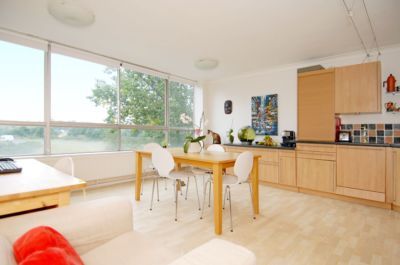 92, Vanbrugh Park, London photo 3