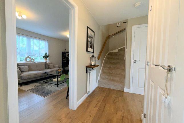 11, Milverton Avenue, Hyde photo 2