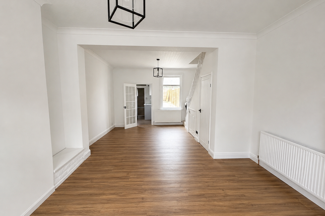 490, Westcliff-on-Sea photo 5