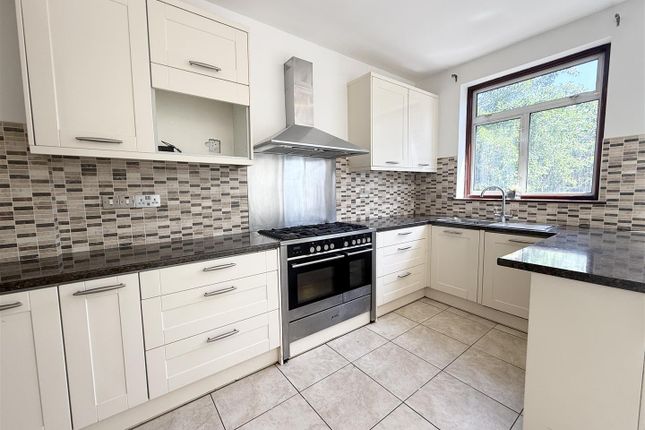 546, Hertford Road, London photo 3
