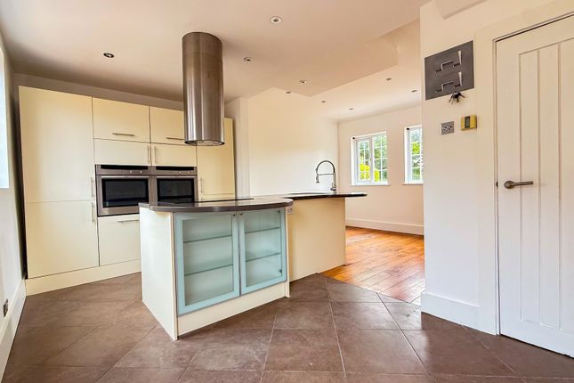 Heath Drive, Potters Bar photo 5