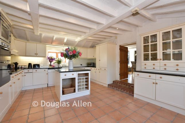 Three Clovers Farm, Ashwells Road, Brentwood photo 3