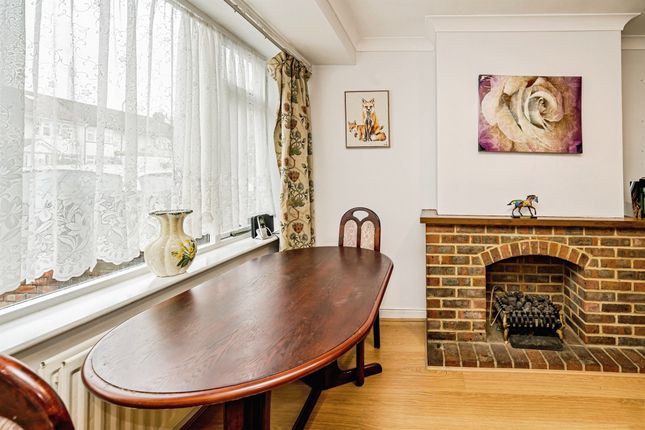 23, Stanhope Road, Slough photo 3