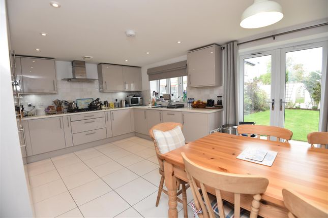 5, Bristle Grove, Mere photo 3