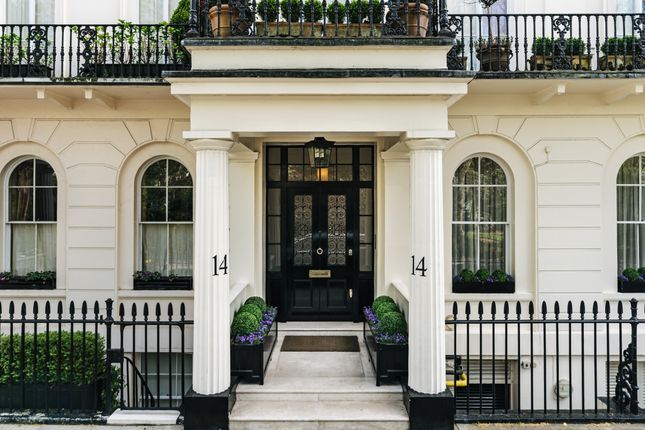 14, Eaton Square, London photo 3