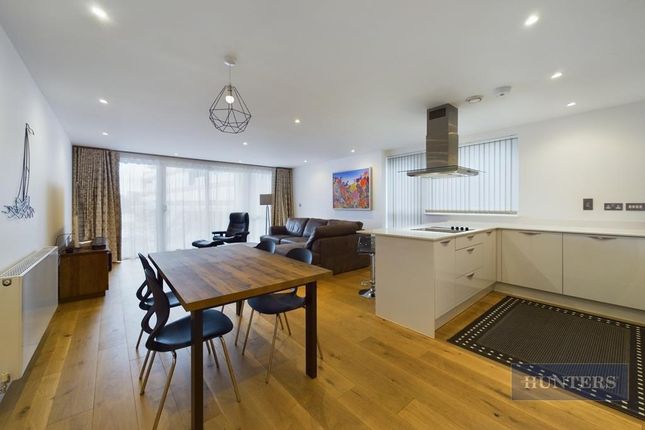 Thumbnail Flat for sale in Maritime Walk, Ocean Village, Southampton