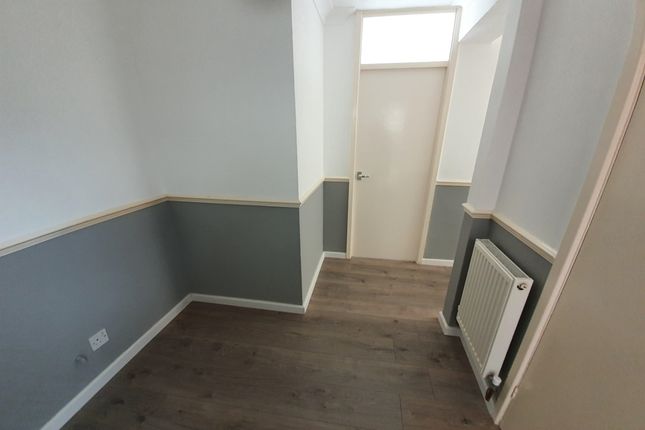 26, Culworth Court, Coventry photo 4