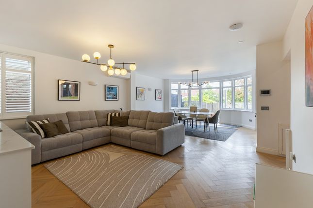 18, Dobree Avenue, London photo 2