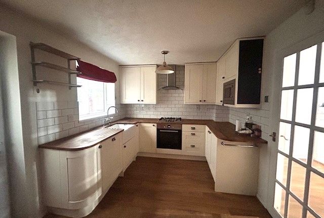 6, Ellwood Crescent, Wollaton Nottingham photo 2