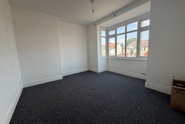 847, Luton photo 5