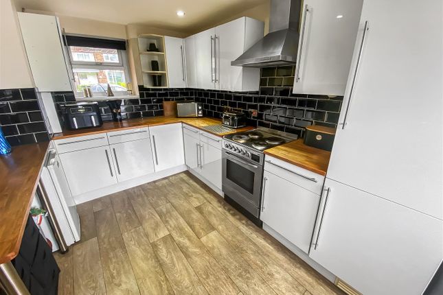 34, Hartley Road, Newton Aycliffe photo 2