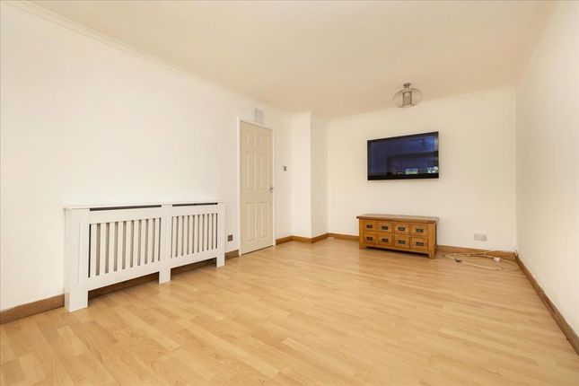 51 Mavisbank, Loanhead photo 3
