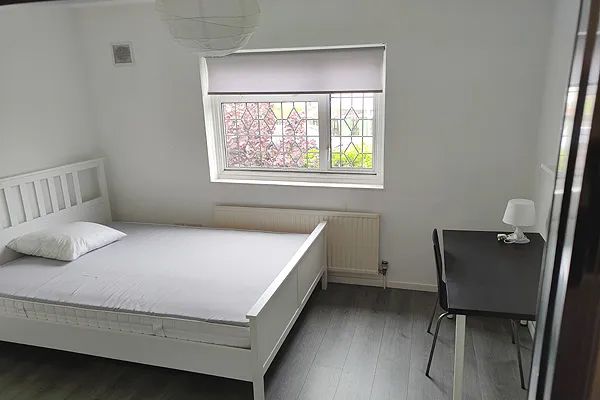 Thumbnail Room to rent in Wolfe Crescent, London