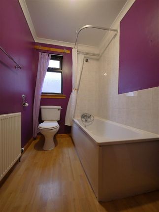 24A, Moorpark Road West, Stevenston photo 5