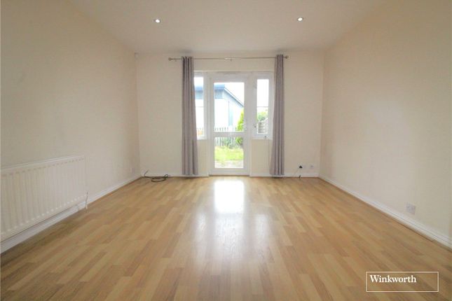 61, Kensington Way, Hertfordshire photo 3