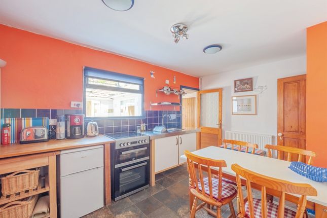 6, Wesley Street, WEYMOUTH photo 3