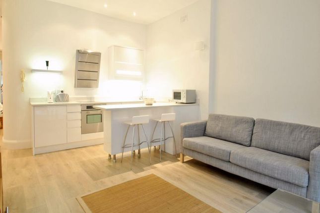 Thumbnail Flat to rent in Compayne Gardens, West Hampstead, London