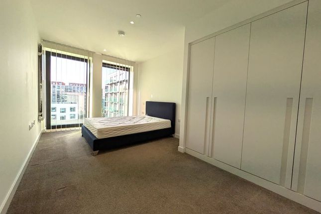 43 Caravel House Treacle Works, Royal Crest Avenue, London photo 4