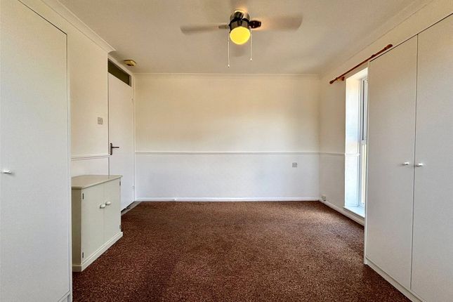 21, Bartons Way, Hampshire photo 3