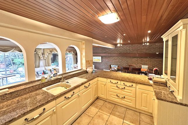 Villa Giglia,, Noel Close, Hampshire photo 4