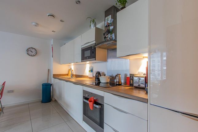 45, Davaar House, Cardiff photo 4