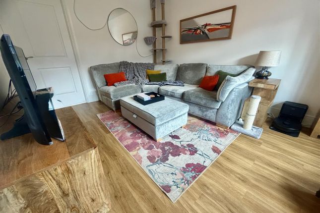 4, Hardwick Way, Leeds photo 3