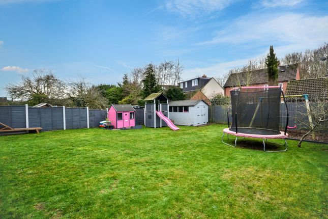 15, Blenheim Drive, Tewkesbury photo 2