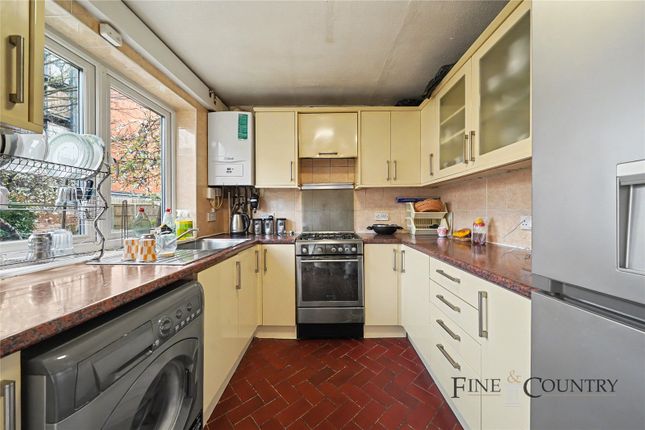 18, Dunster Gardens, London photo 2