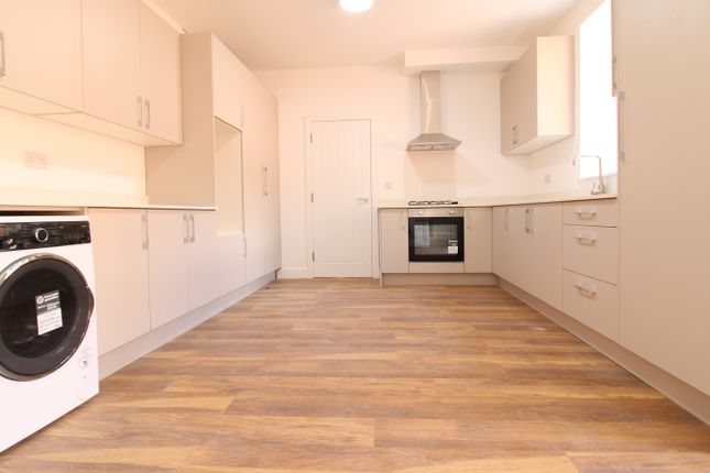 Thumbnail Semi-detached house to rent in Station Road, West Drayton