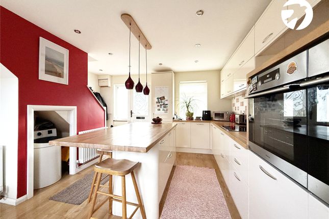 67, Fens Way, Kent photo 4