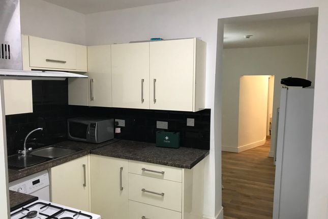 29 Kenyon Lane, Manchester photo 4