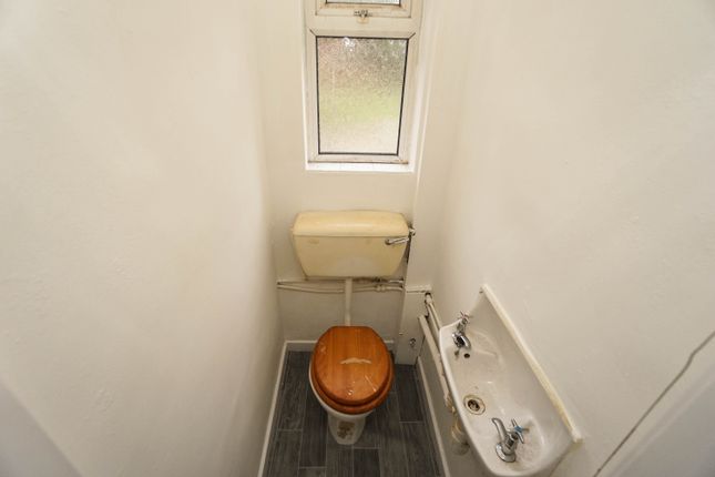 94, Hillside Avenue, Bolton photo 5