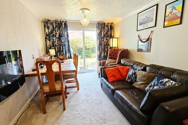 17, Grantham Close, Hereford photo 3
