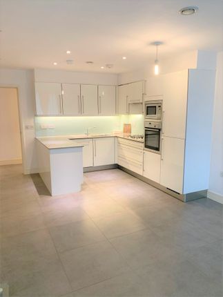 4 Apollo Ct, Edgwarebury Lane, Edgware photo 5