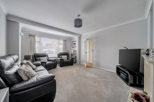 37, Redford Road, Windsor photo 4