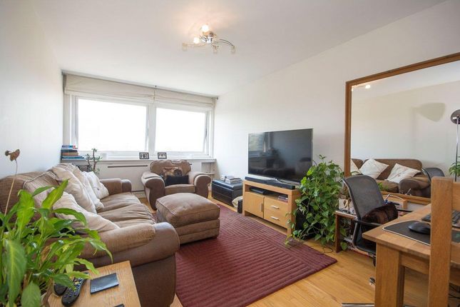 Flat to rent in Austin Road, London