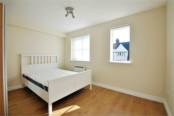 Flat to rent in Westcombe Court, 32 Somerton Road, London