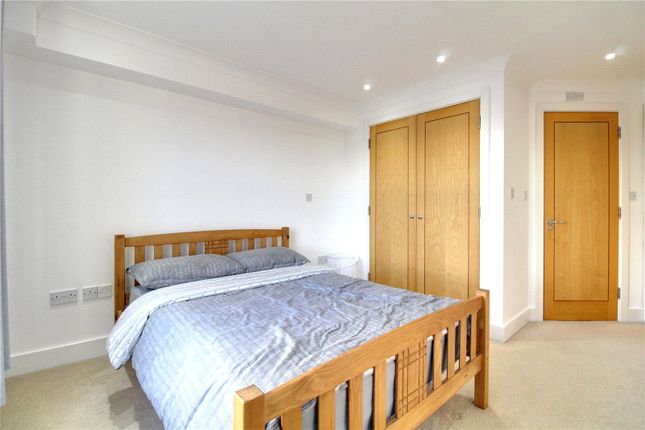 34, Russell Road, Hampshire photo 4