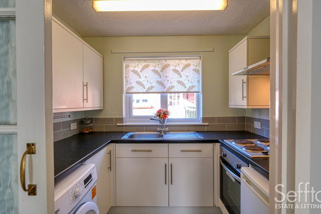 41 Churchfield Green, Norwich photo 3