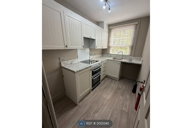 Middle, Worcester Road, Malvern photo 5