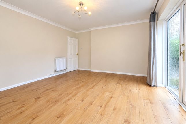 1 Cranley Court,, Park Road, Woking photo 4