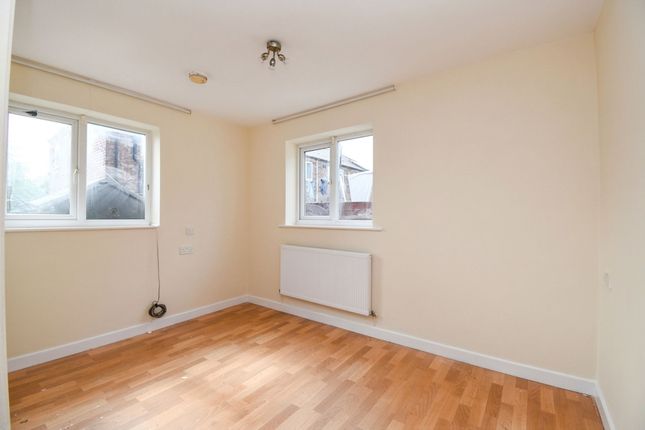 252 Barton Lane, Manchester photo 4