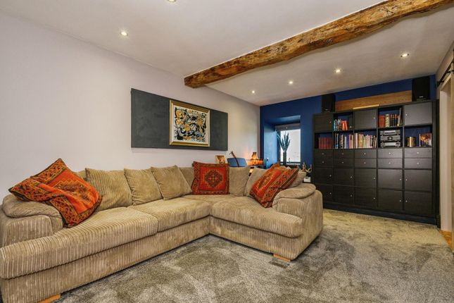 39b, Wilsden Hill, Bradford photo 3