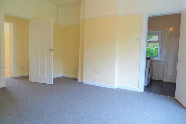 2/3 Bed Un-furnished Castlemilk Road, Glasgow, G44 photo 3