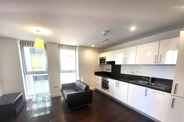 19, Da Vinci Torre, 77 Loampitt Vale photo 2