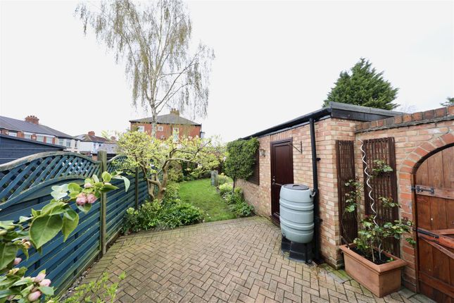 Semi-detached house for sale in Fairfax Avenue, Hull