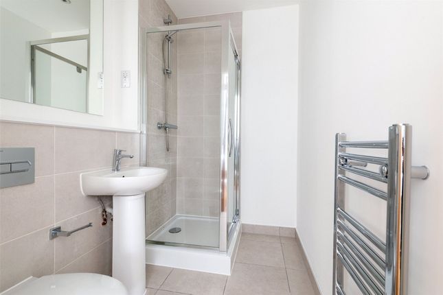 23A Chatham Waters, North House, Gillingham photo 5