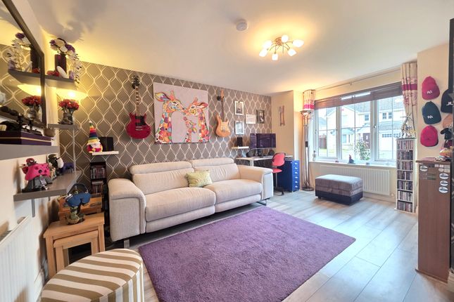 13, Thornhill Drive, Elgin photo 2