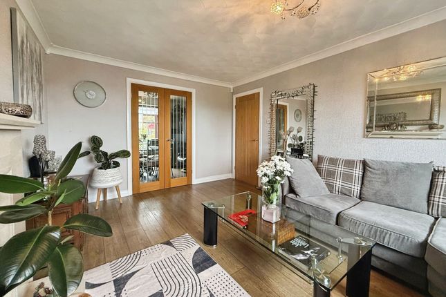 28 Clockhouse Avenue, Burnley photo 2