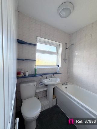 11, Solway Road South, Luton photo 5